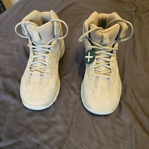 Yeezy Desert Boot Salt sz 11
